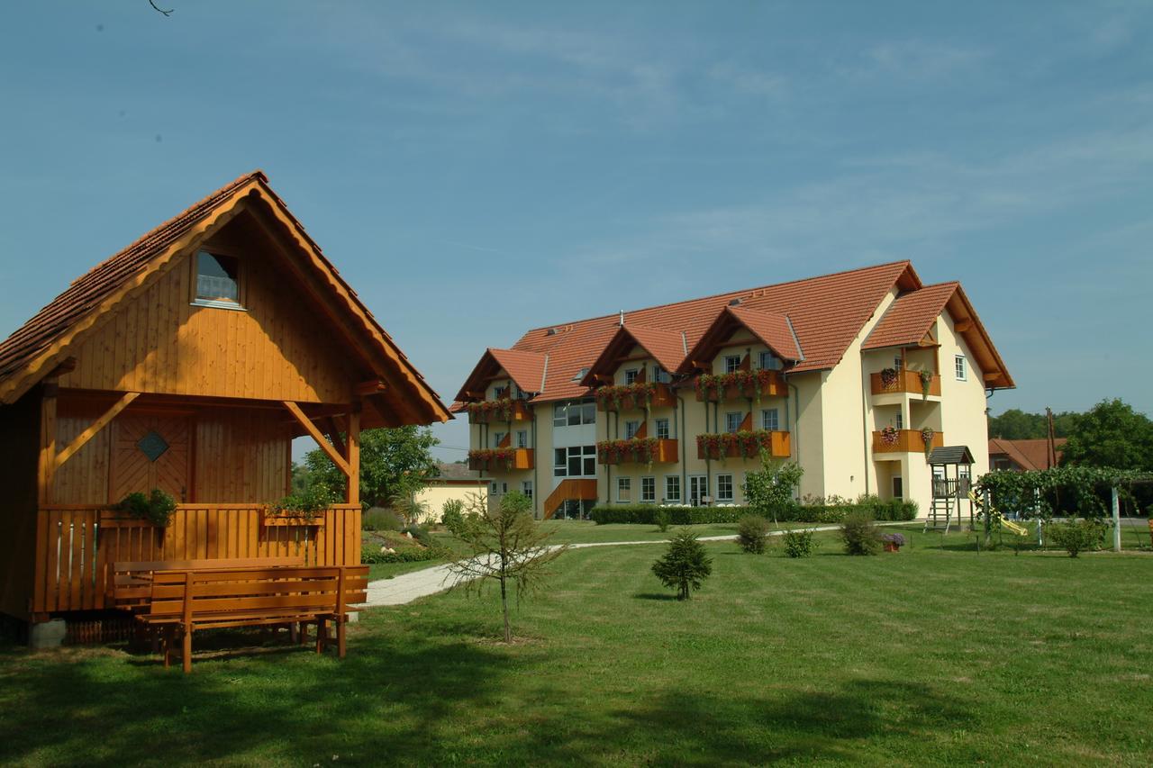Radhotel Schischek Oberpurkla Exteriör bild