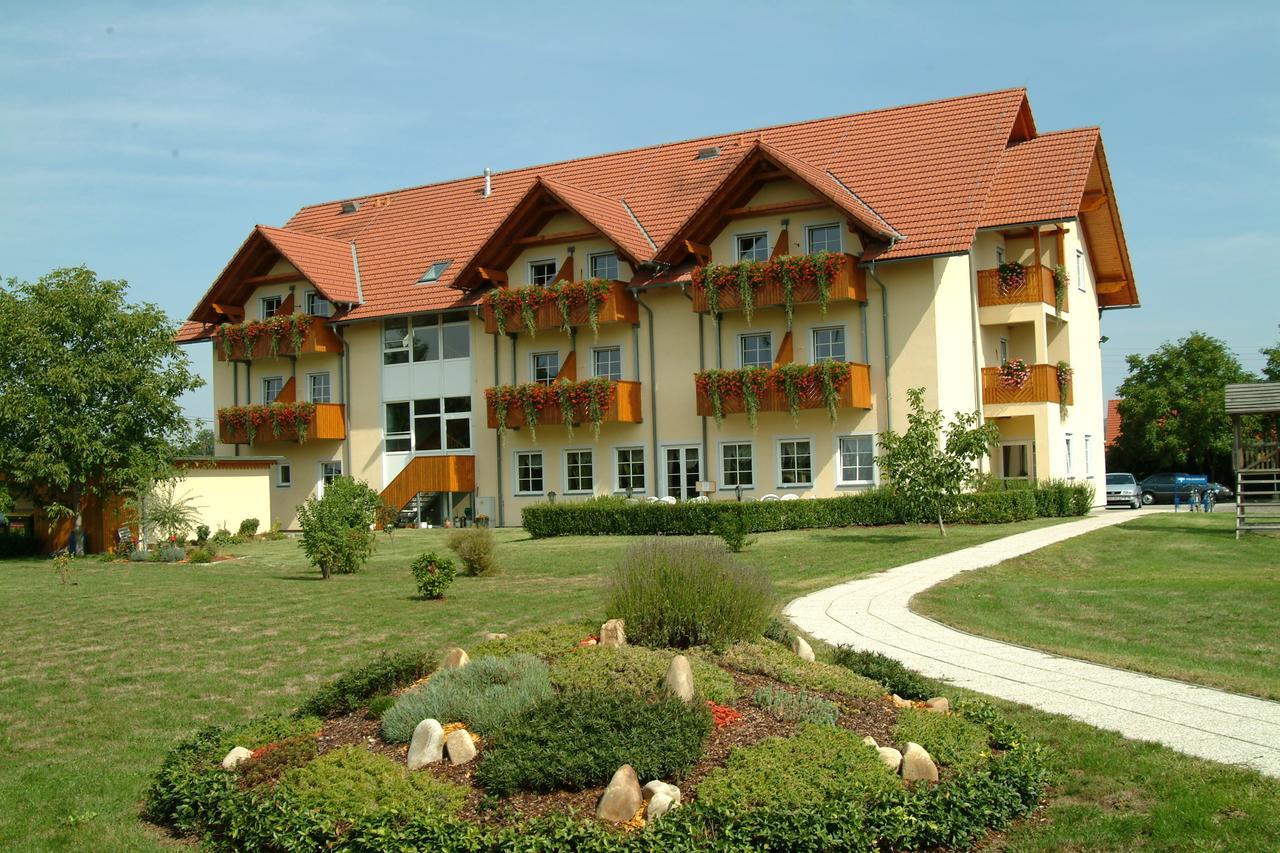 Radhotel Schischek Oberpurkla Exteriör bild